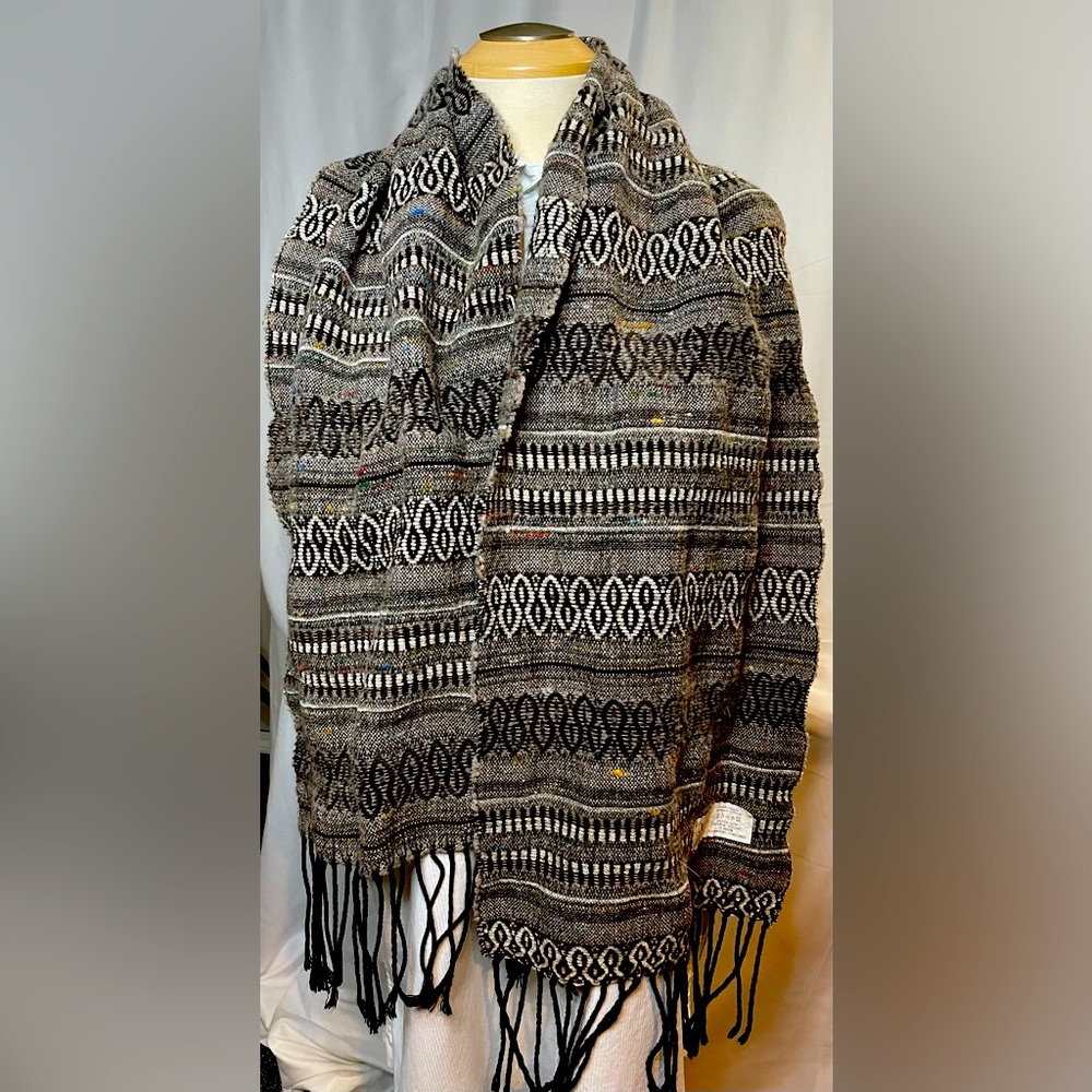 Capelli vintage wool blend warm Italian scarf comfort outdoors fringe 90s Y2K